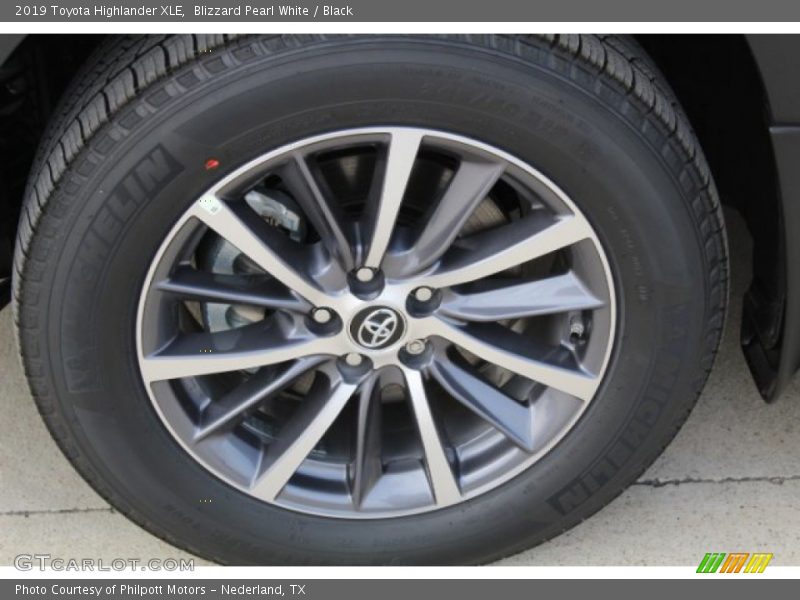 Blizzard Pearl White / Black 2019 Toyota Highlander XLE