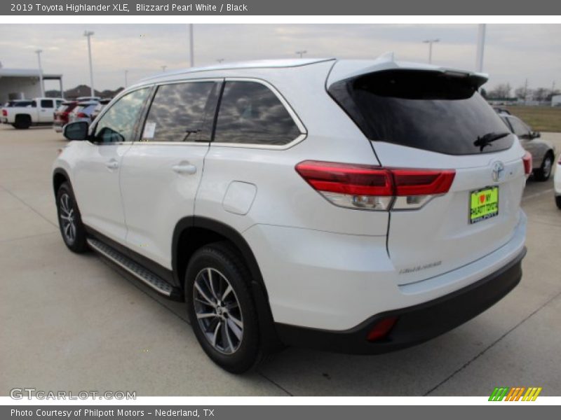 Blizzard Pearl White / Black 2019 Toyota Highlander XLE