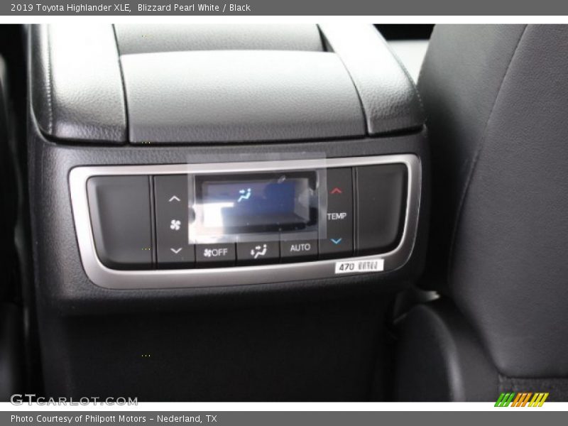 Blizzard Pearl White / Black 2019 Toyota Highlander XLE