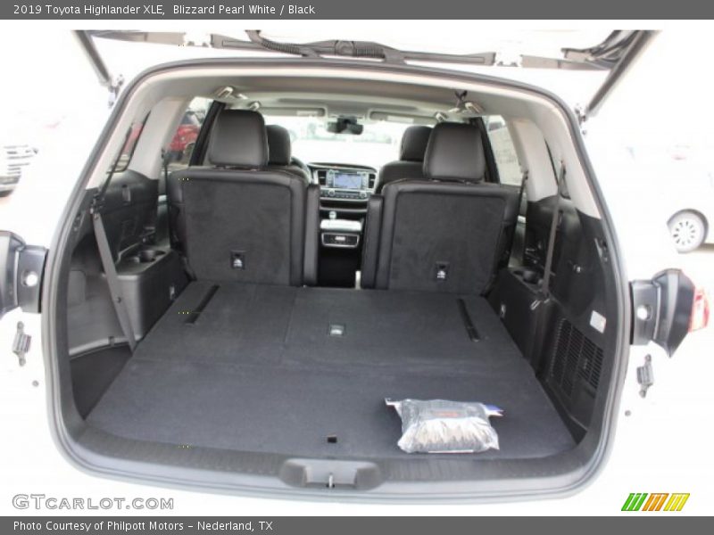 Blizzard Pearl White / Black 2019 Toyota Highlander XLE