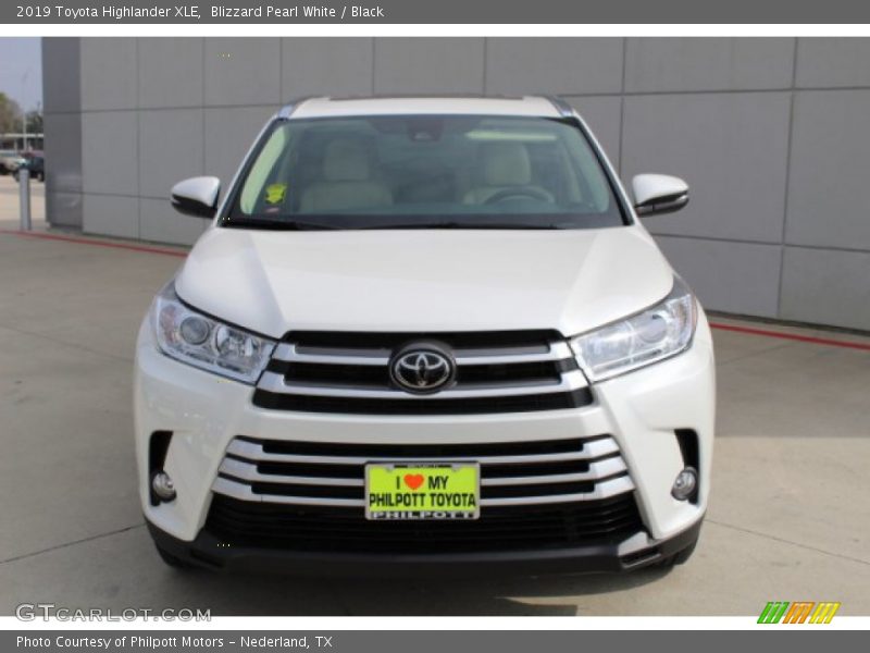 Blizzard Pearl White / Black 2019 Toyota Highlander XLE