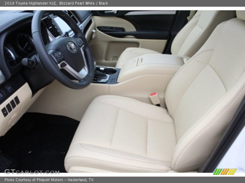 Blizzard Pearl White / Black 2019 Toyota Highlander XLE