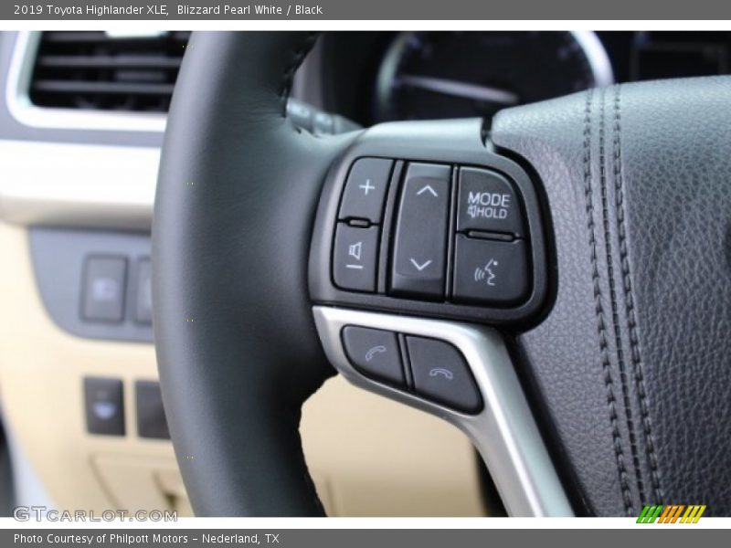 Blizzard Pearl White / Black 2019 Toyota Highlander XLE
