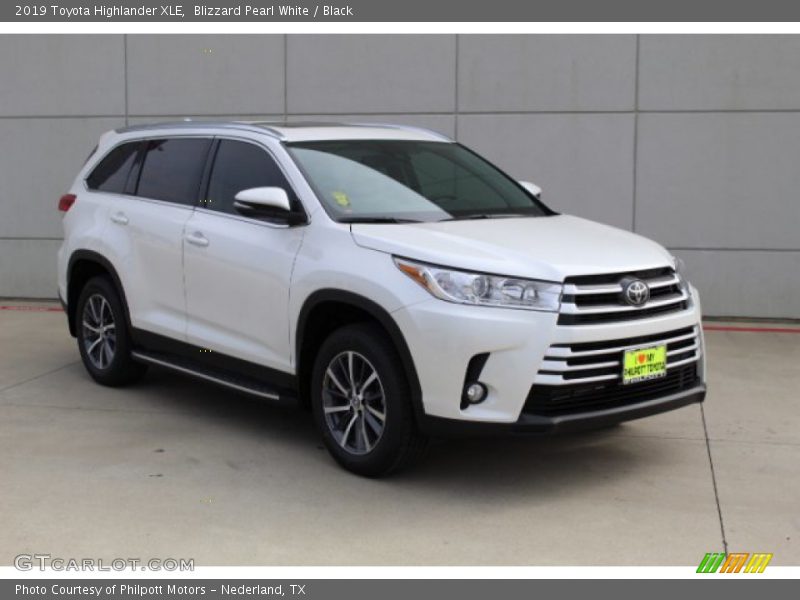 Blizzard Pearl White / Black 2019 Toyota Highlander XLE