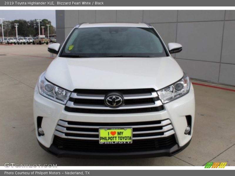 Blizzard Pearl White / Black 2019 Toyota Highlander XLE