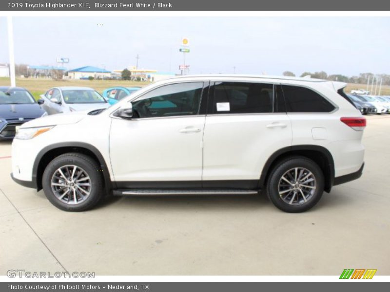 Blizzard Pearl White / Black 2019 Toyota Highlander XLE