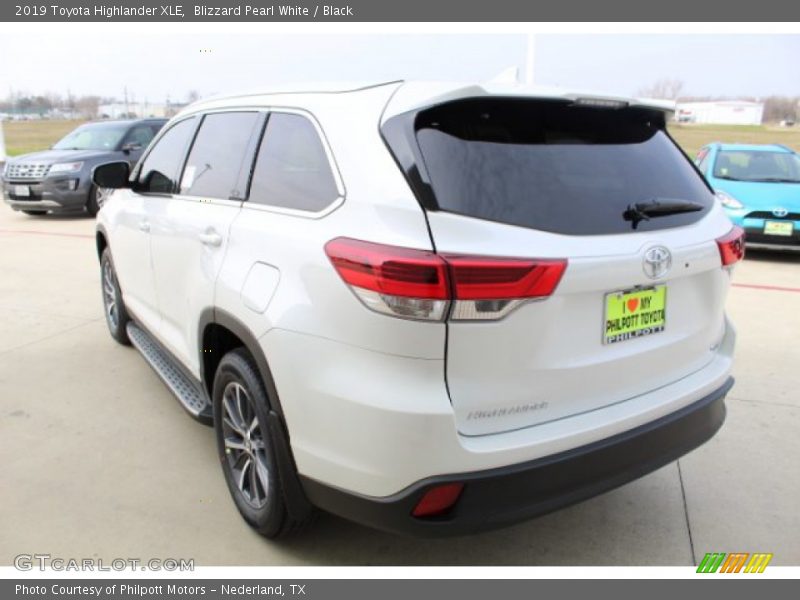 Blizzard Pearl White / Black 2019 Toyota Highlander XLE
