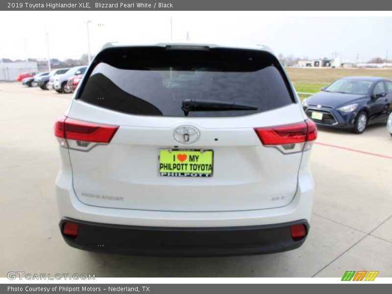 Blizzard Pearl White / Black 2019 Toyota Highlander XLE