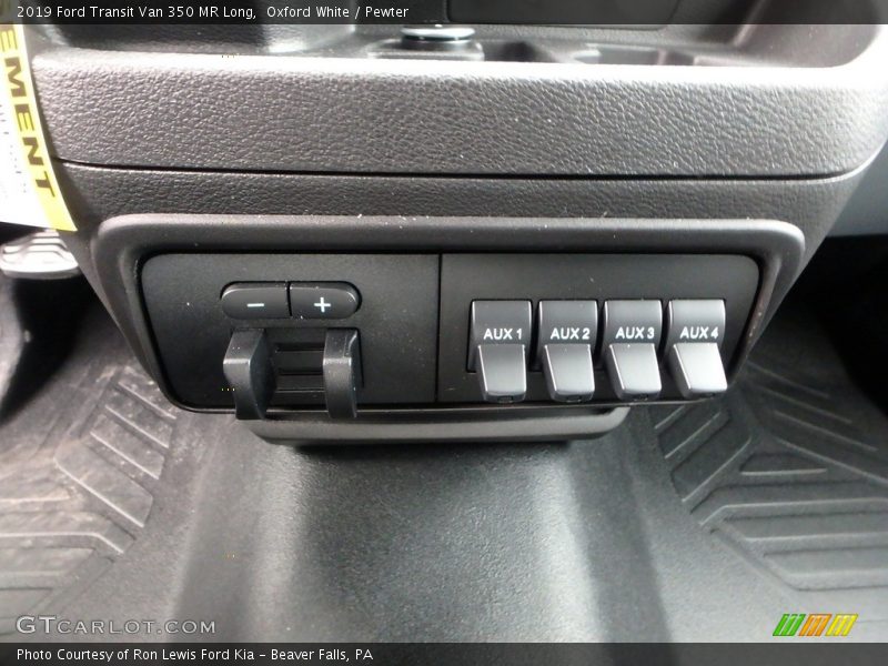 Controls of 2019 Transit Van 350 MR Long