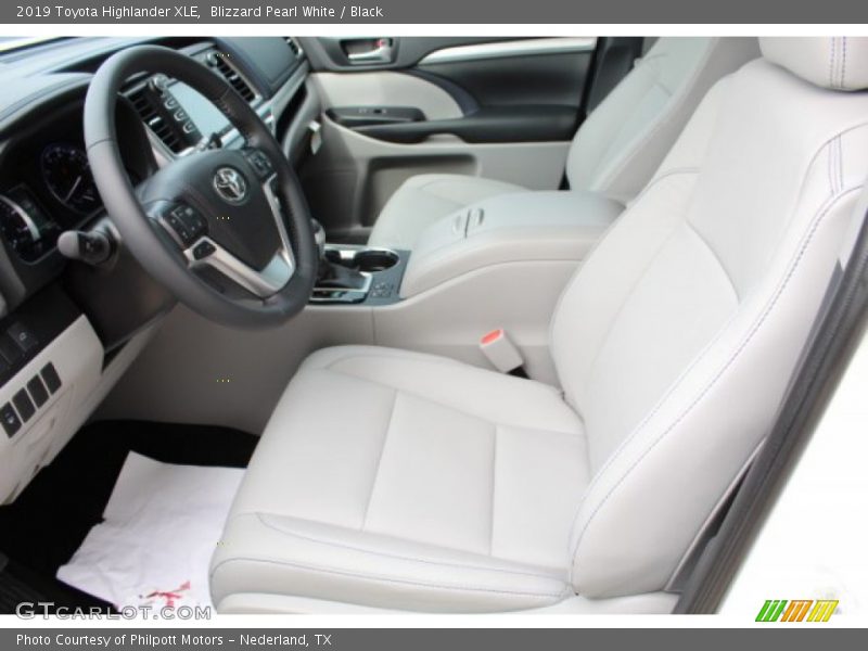 Blizzard Pearl White / Black 2019 Toyota Highlander XLE