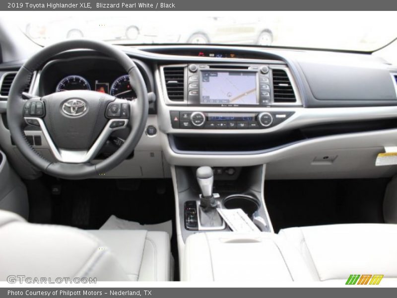 Blizzard Pearl White / Black 2019 Toyota Highlander XLE