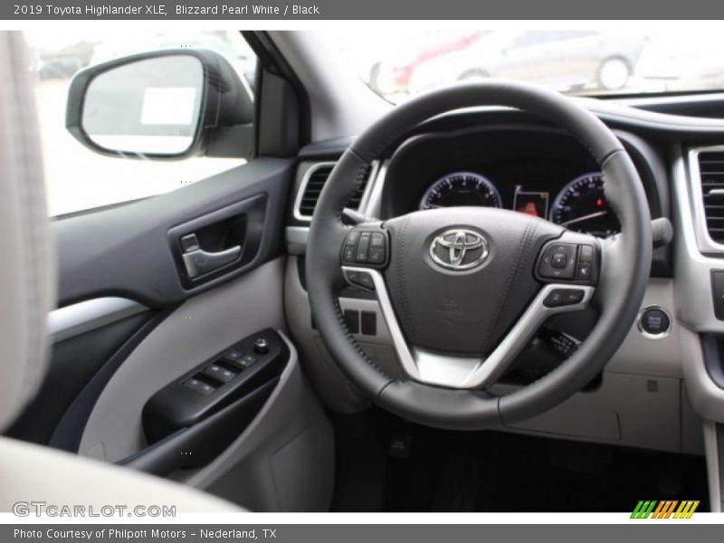 Blizzard Pearl White / Black 2019 Toyota Highlander XLE