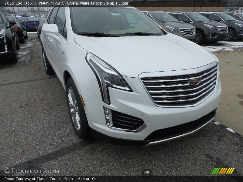 Crystal White Tricoat / Maple Sugar 2019 Cadillac XT5 Platinum AWD