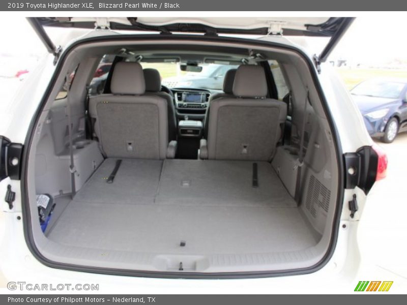 Blizzard Pearl White / Black 2019 Toyota Highlander XLE