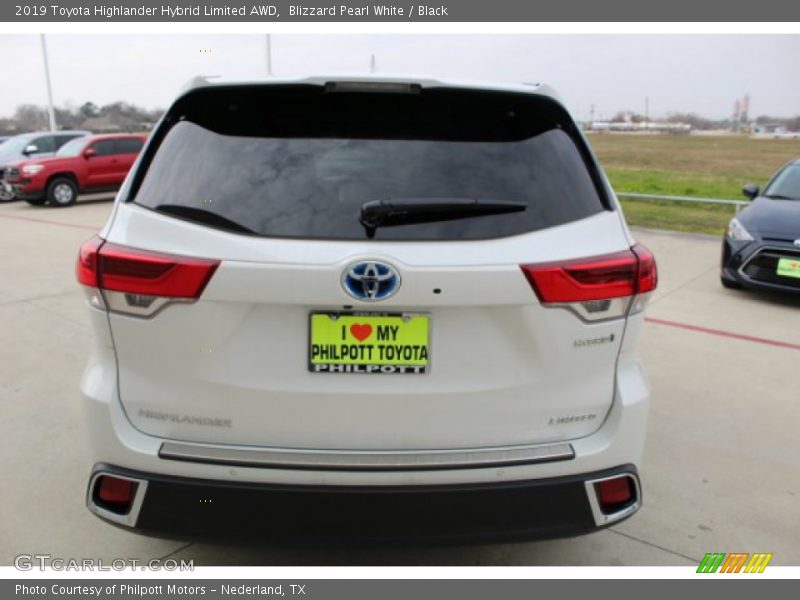 Blizzard Pearl White / Black 2019 Toyota Highlander Hybrid Limited AWD