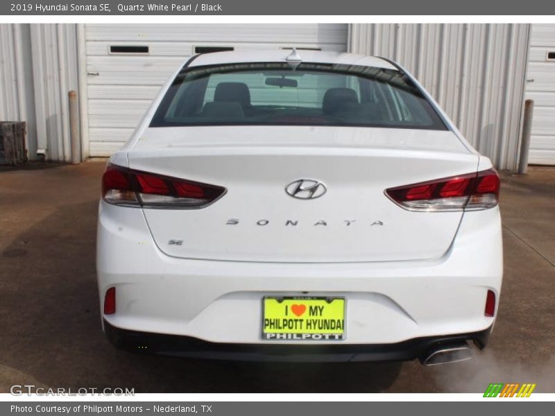 Quartz White Pearl / Black 2019 Hyundai Sonata SE