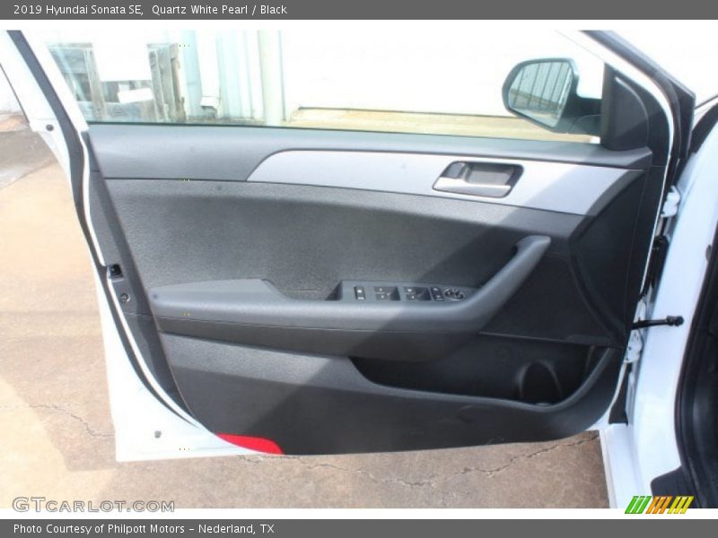 Quartz White Pearl / Black 2019 Hyundai Sonata SE