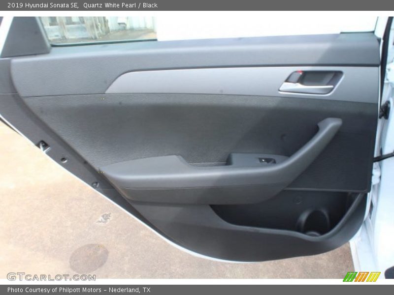 Quartz White Pearl / Black 2019 Hyundai Sonata SE