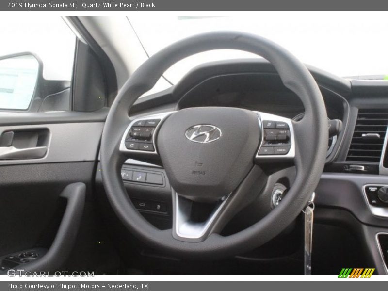 Quartz White Pearl / Black 2019 Hyundai Sonata SE