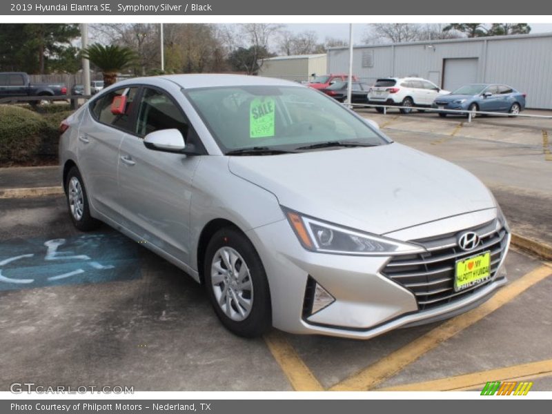 Symphony Silver / Black 2019 Hyundai Elantra SE