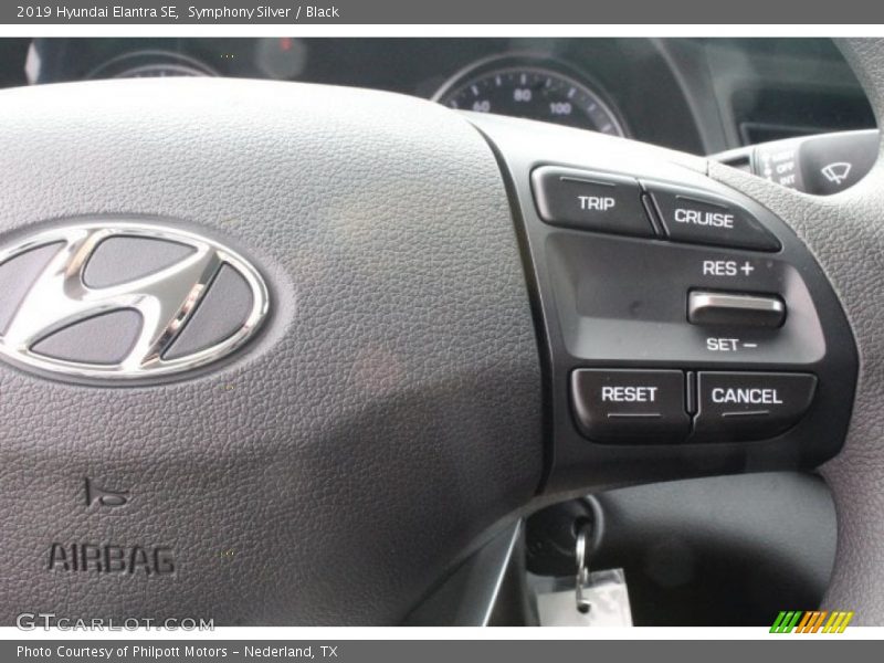 Symphony Silver / Black 2019 Hyundai Elantra SE