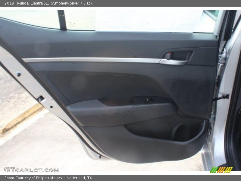 Symphony Silver / Black 2019 Hyundai Elantra SE