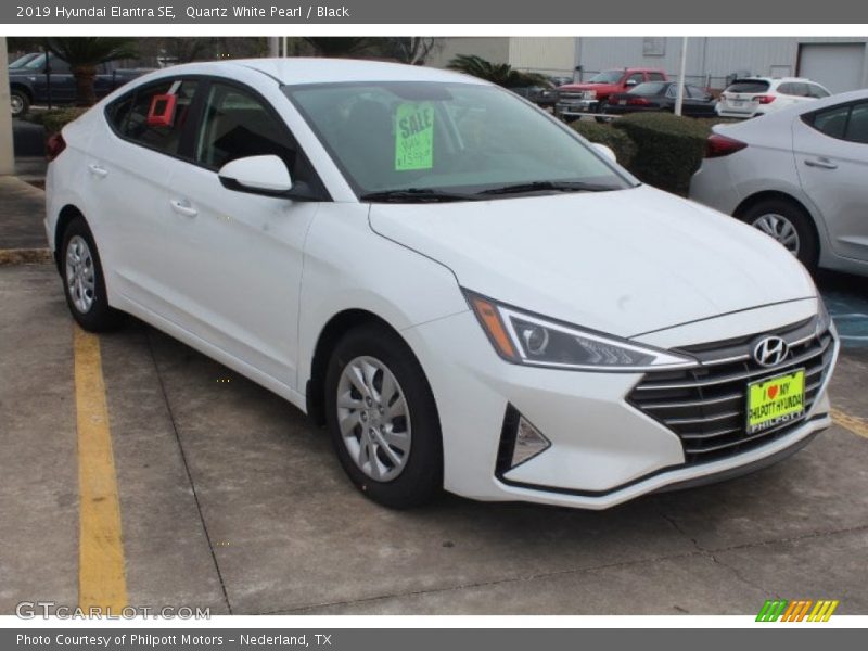 Quartz White Pearl / Black 2019 Hyundai Elantra SE