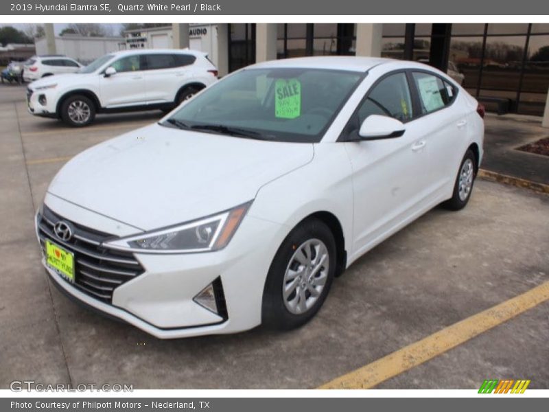 Quartz White Pearl / Black 2019 Hyundai Elantra SE