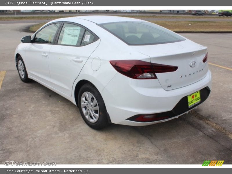 Quartz White Pearl / Black 2019 Hyundai Elantra SE