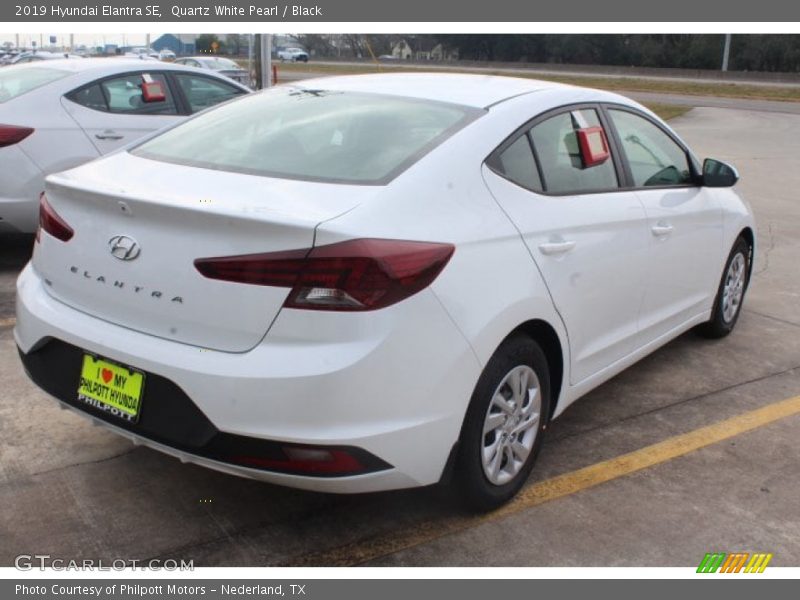 Quartz White Pearl / Black 2019 Hyundai Elantra SE