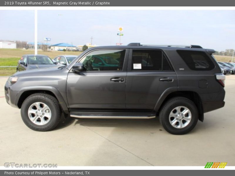 Magnetic Gray Metallic / Graphite 2019 Toyota 4Runner SR5