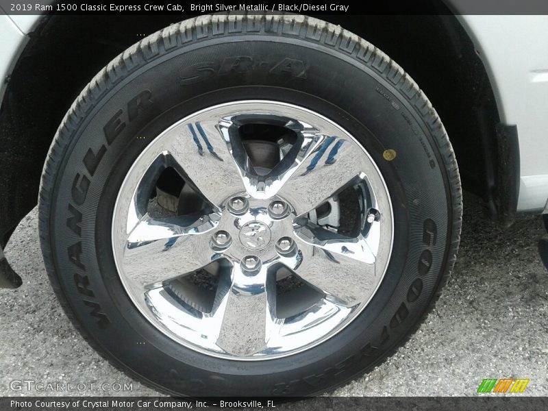 Bright Silver Metallic / Black/Diesel Gray 2019 Ram 1500 Classic Express Crew Cab