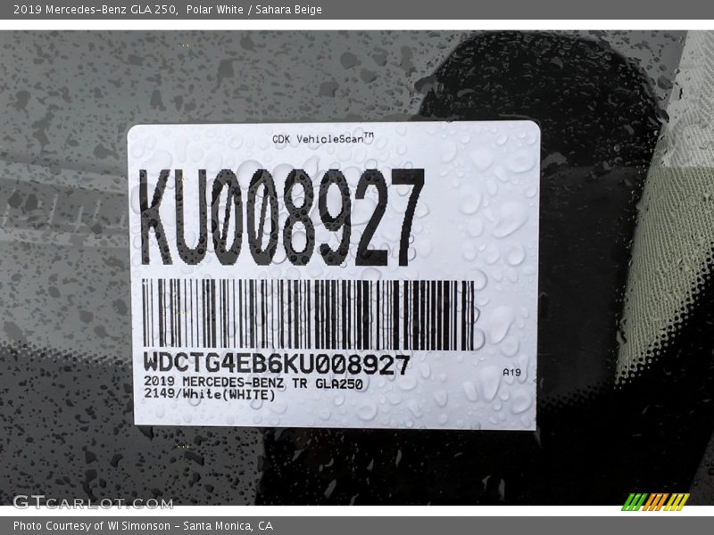 Polar White / Sahara Beige 2019 Mercedes-Benz GLA 250
