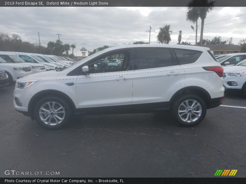 Oxford White / Medium Light Stone 2019 Ford Escape SE