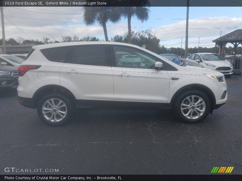 Oxford White / Medium Light Stone 2019 Ford Escape SE