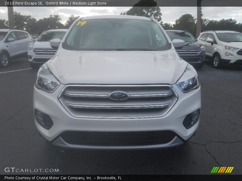 Oxford White / Medium Light Stone 2019 Ford Escape SE
