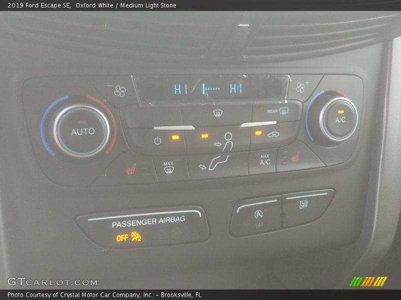 Oxford White / Medium Light Stone 2019 Ford Escape SE