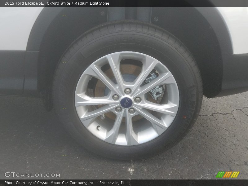 Oxford White / Medium Light Stone 2019 Ford Escape SE