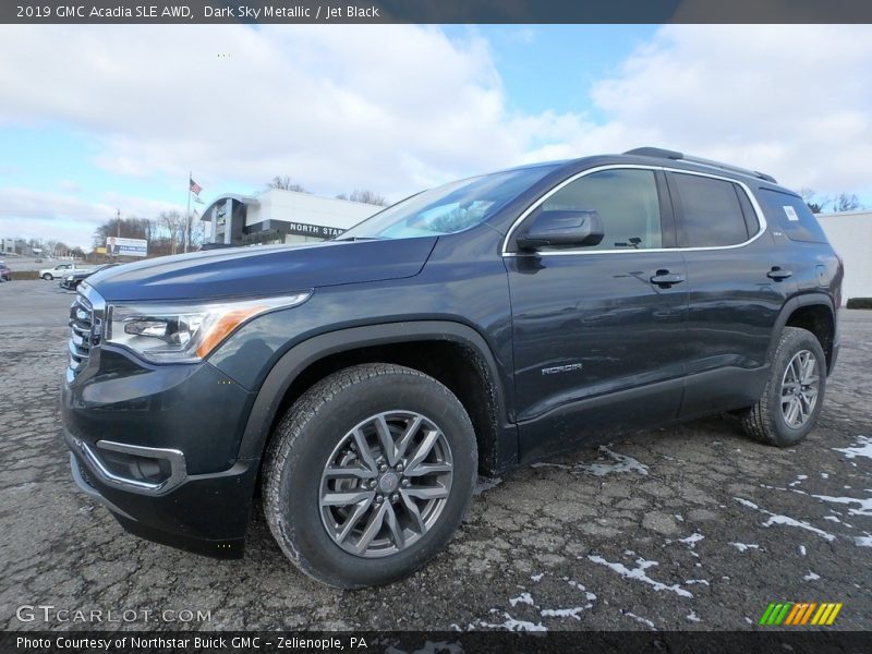 Front 3/4 View of 2019 Acadia SLE AWD