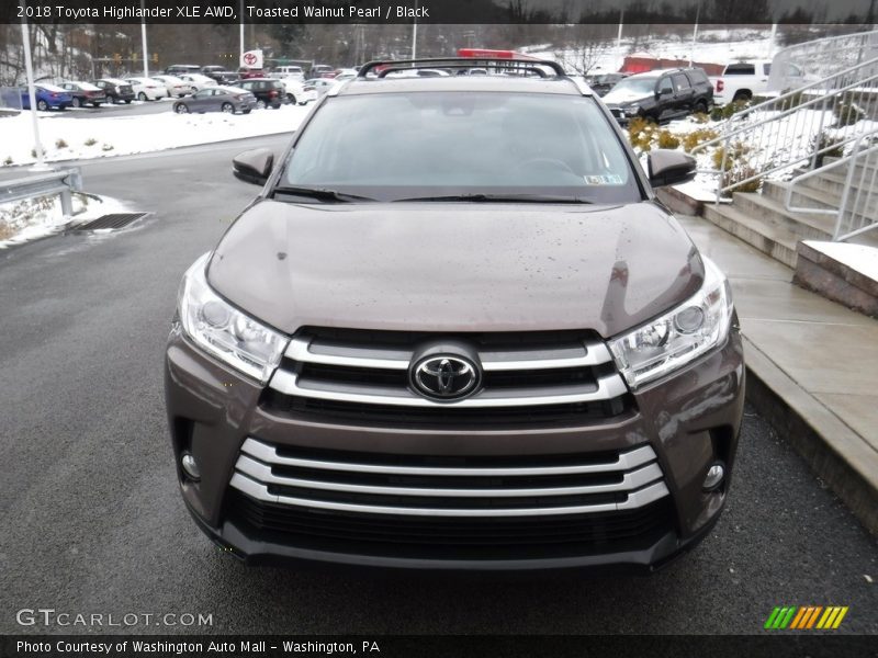 Toasted Walnut Pearl / Black 2018 Toyota Highlander XLE AWD