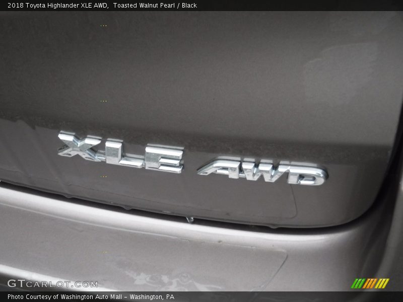 Toasted Walnut Pearl / Black 2018 Toyota Highlander XLE AWD