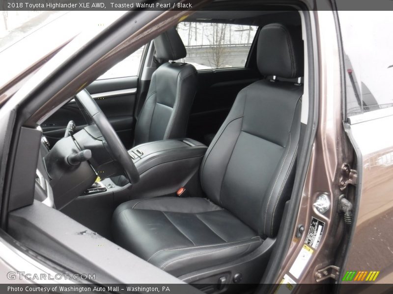 Toasted Walnut Pearl / Black 2018 Toyota Highlander XLE AWD