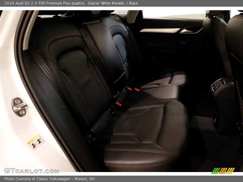 Glacier White Metallic / Black 2016 Audi Q3 2.0 TSFI Premium Plus quattro