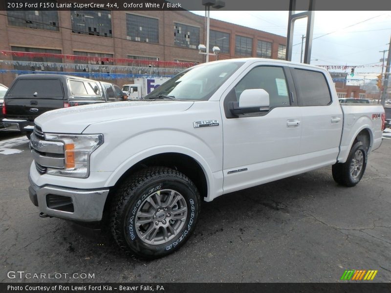 Front 3/4 View of 2019 F150 Lariat SuperCrew 4x4