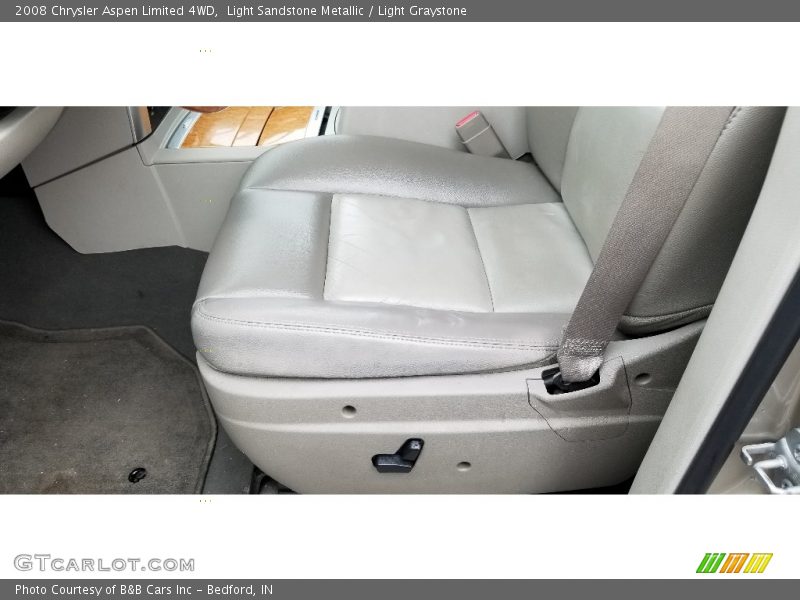 Light Sandstone Metallic / Light Graystone 2008 Chrysler Aspen Limited 4WD