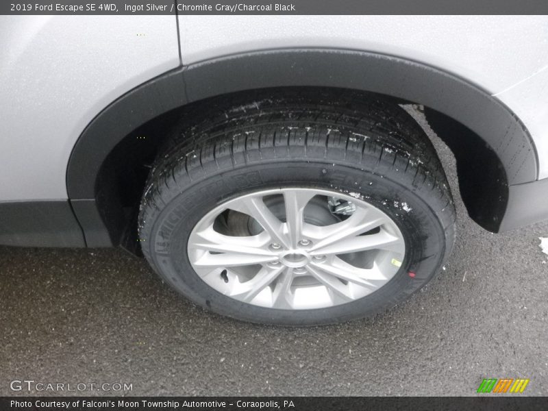 Ingot Silver / Chromite Gray/Charcoal Black 2019 Ford Escape SE 4WD