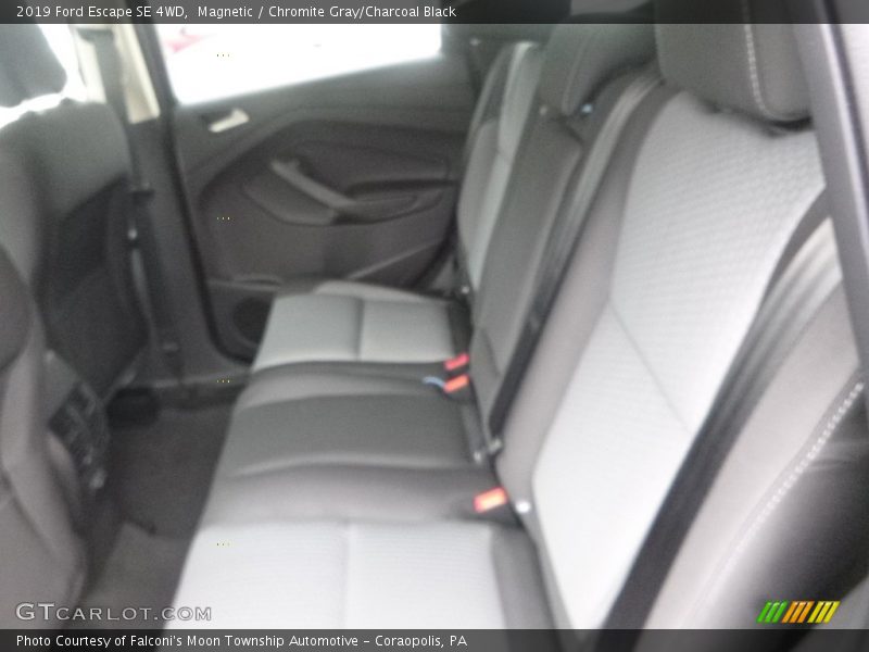 Magnetic / Chromite Gray/Charcoal Black 2019 Ford Escape SE 4WD