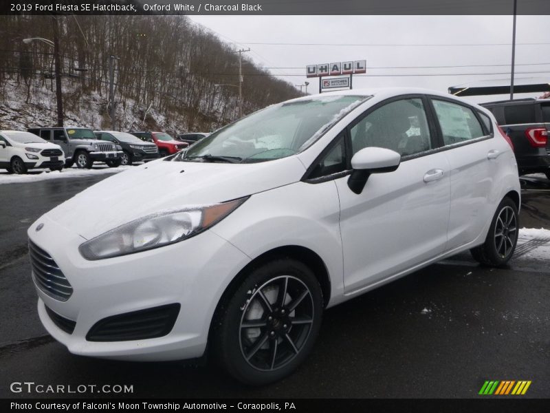 Oxford White / Charcoal Black 2019 Ford Fiesta SE Hatchback