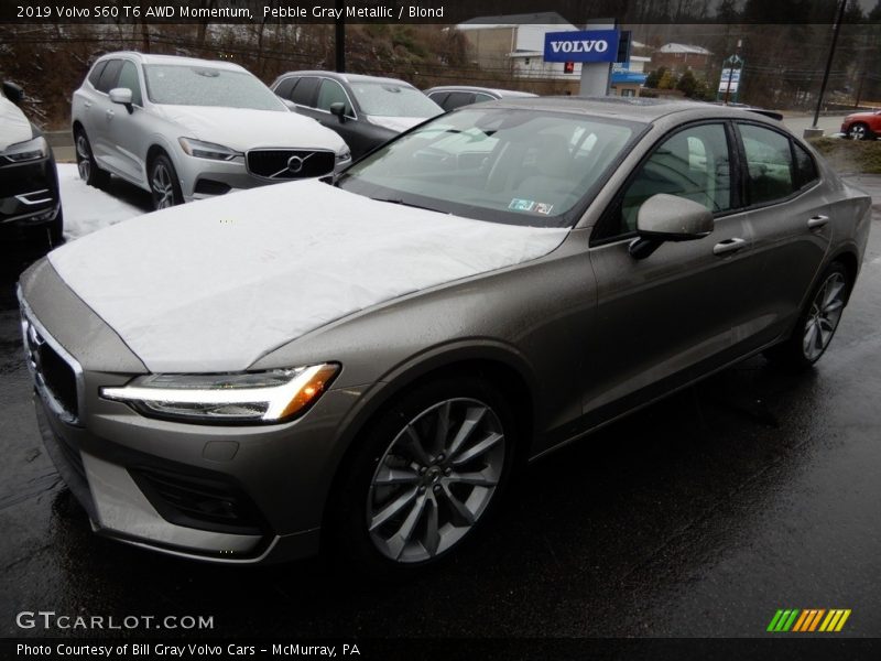 Pebble Gray Metallic / Blond 2019 Volvo S60 T6 AWD Momentum