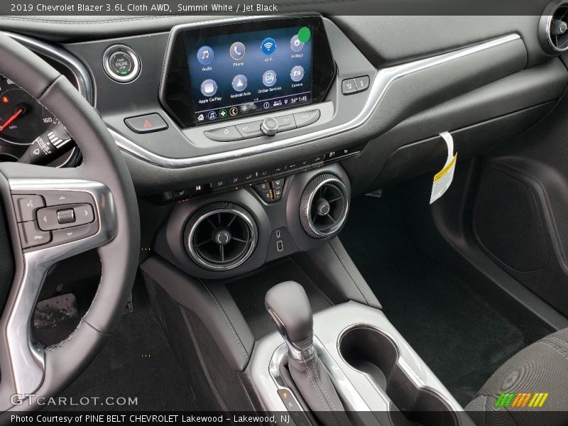 Summit White / Jet Black 2019 Chevrolet Blazer 3.6L Cloth AWD
